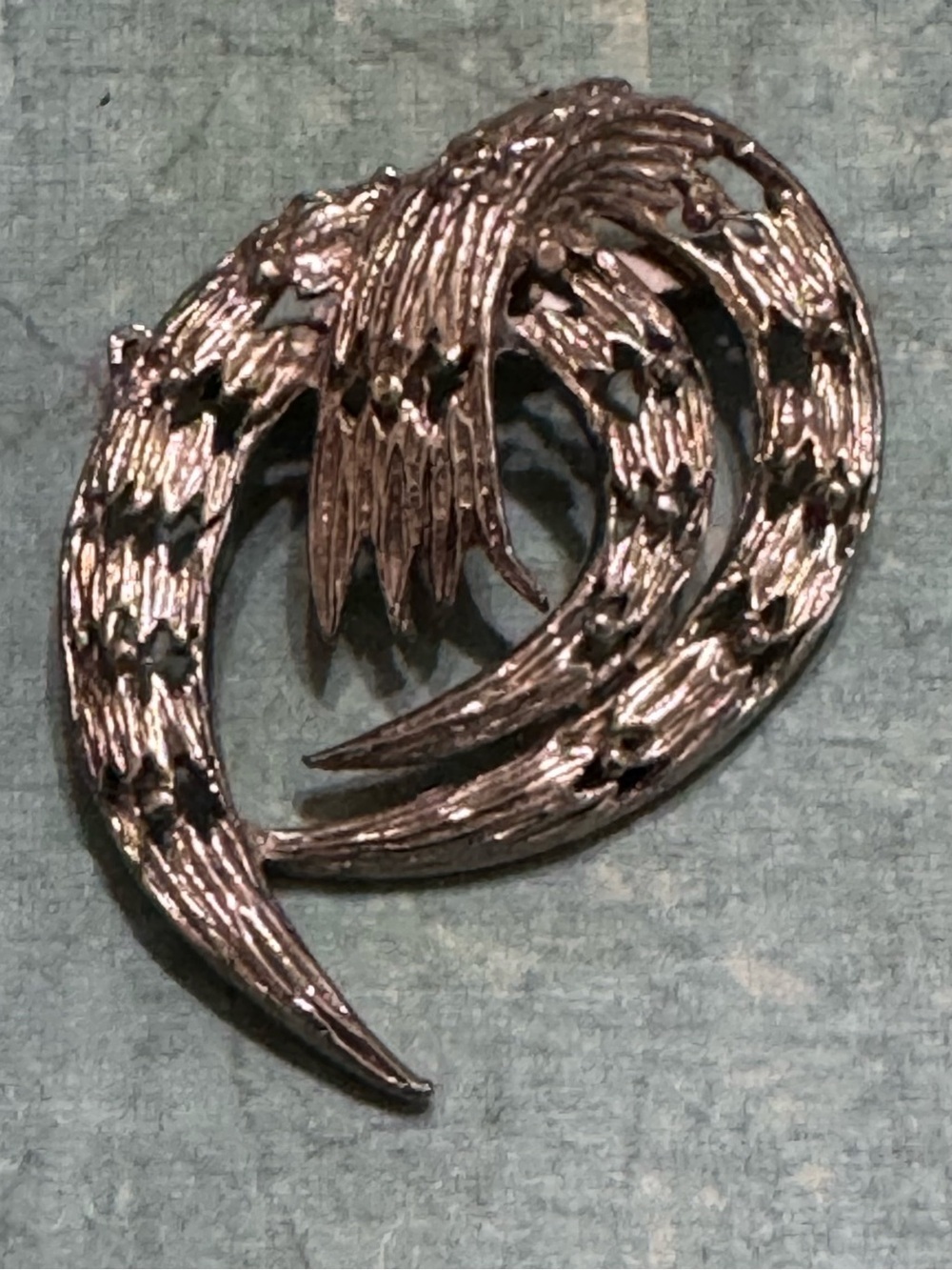 VINTAGE RIBBON BROOCH